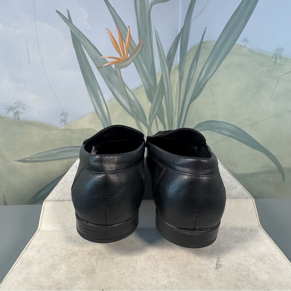 Van Heusen Men's Black Loafers, size 8.5, NWOT - Picture 7 of 11